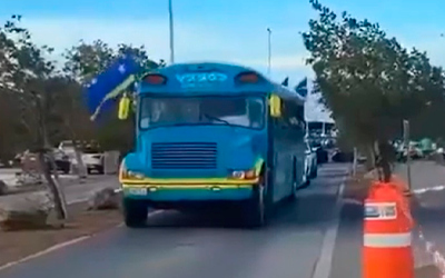 Campeões do carisma: com direito a ônibus escolar e dancinha, Curaçao viraliza nas redes