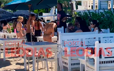 Virginia curte praia com Vini Jr. e amigos um dia após assumir que reatou namoro